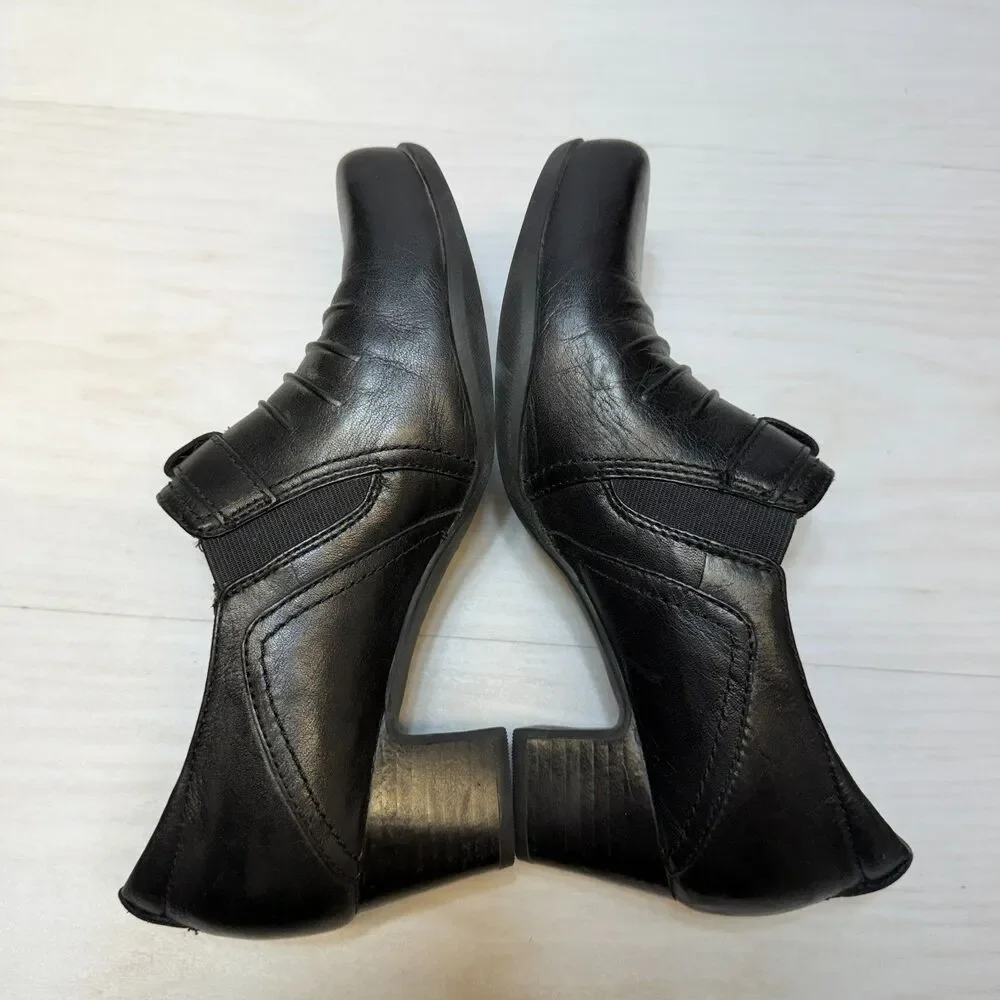 Clarks Rosalyn Nicole Heel Loafers‎ Women's Size 8 Black Leather Comfort Strap
